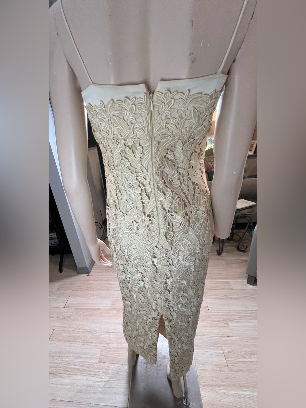 Vintage Ling Lace Sheath Evening Dress - Cream - Picture 11 of 12